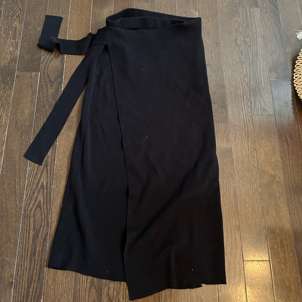 Midi, dating style sweater skirt